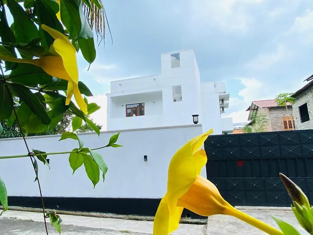 Twinstop Villa Minuwangoda