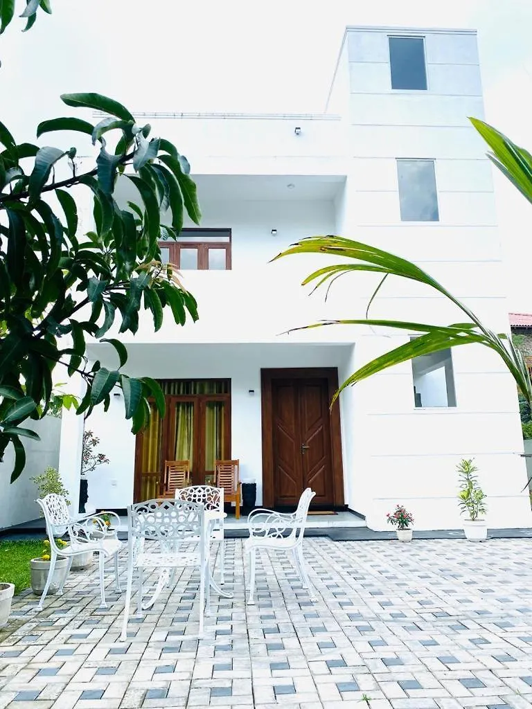 Apartment Twinstop Villa Minuwangoda