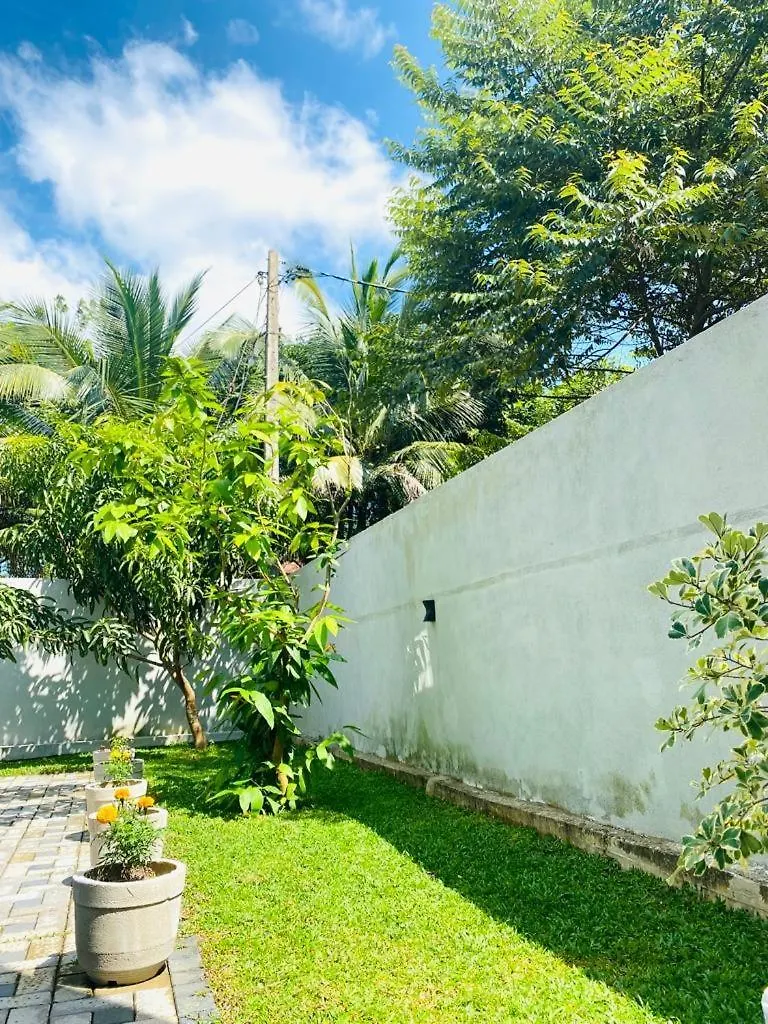 Apartment Twinstop Villa Minuwangoda Sri Lanka